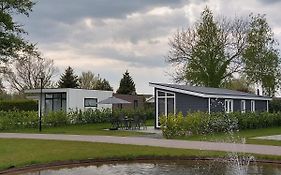 Lathumlodge met parkvoorzieningen - nieuwe chalet